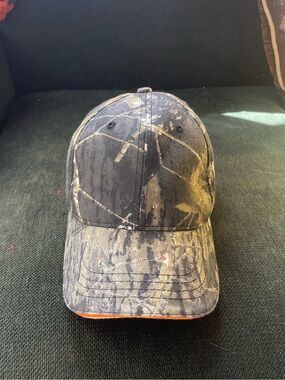 Camo Hat witch orange trim